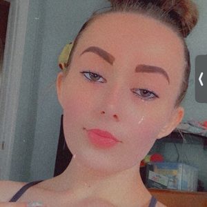 Meet your Posher, Karol